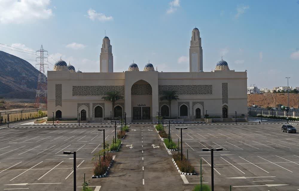 بزرگترین مسجد شیعیان در عمان افتتاح شد.